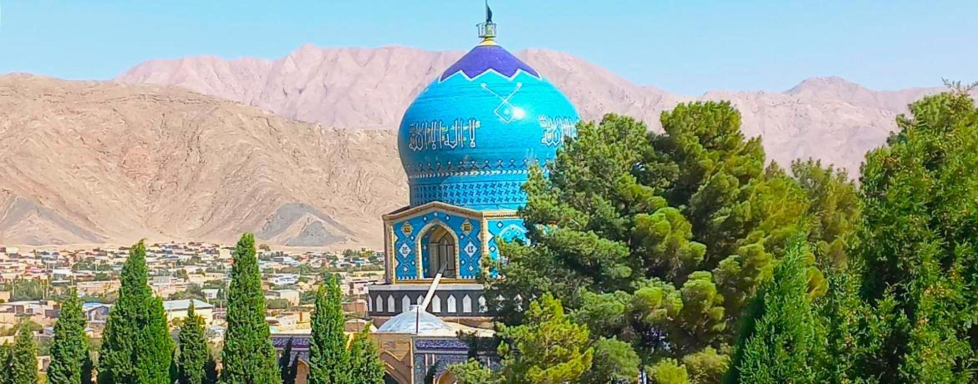 امامزاده بی‌ بی عصمت کوهبنان؛ منبع عکس: kohbaanan.ir؛ عکاس: نامشخص