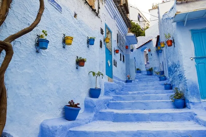 خیابان Blue streets, Chefchaouen, Morocco؛ منبع عکس: وب‌سایت Alamy.com؛ عکاس: نامشخص