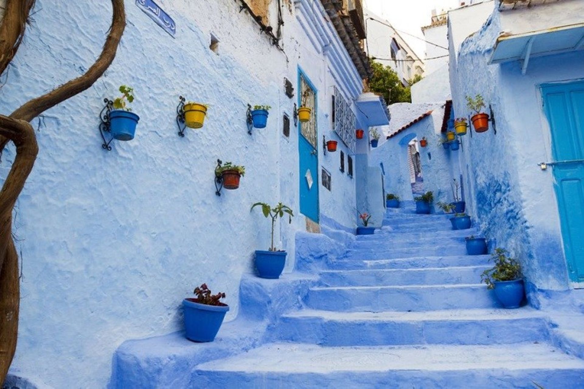 خیابان Blue streets, Chefchaouen, Morocco؛ منبع عکس: وب‌سایت Alamy.com؛ عکاس: نامشخص