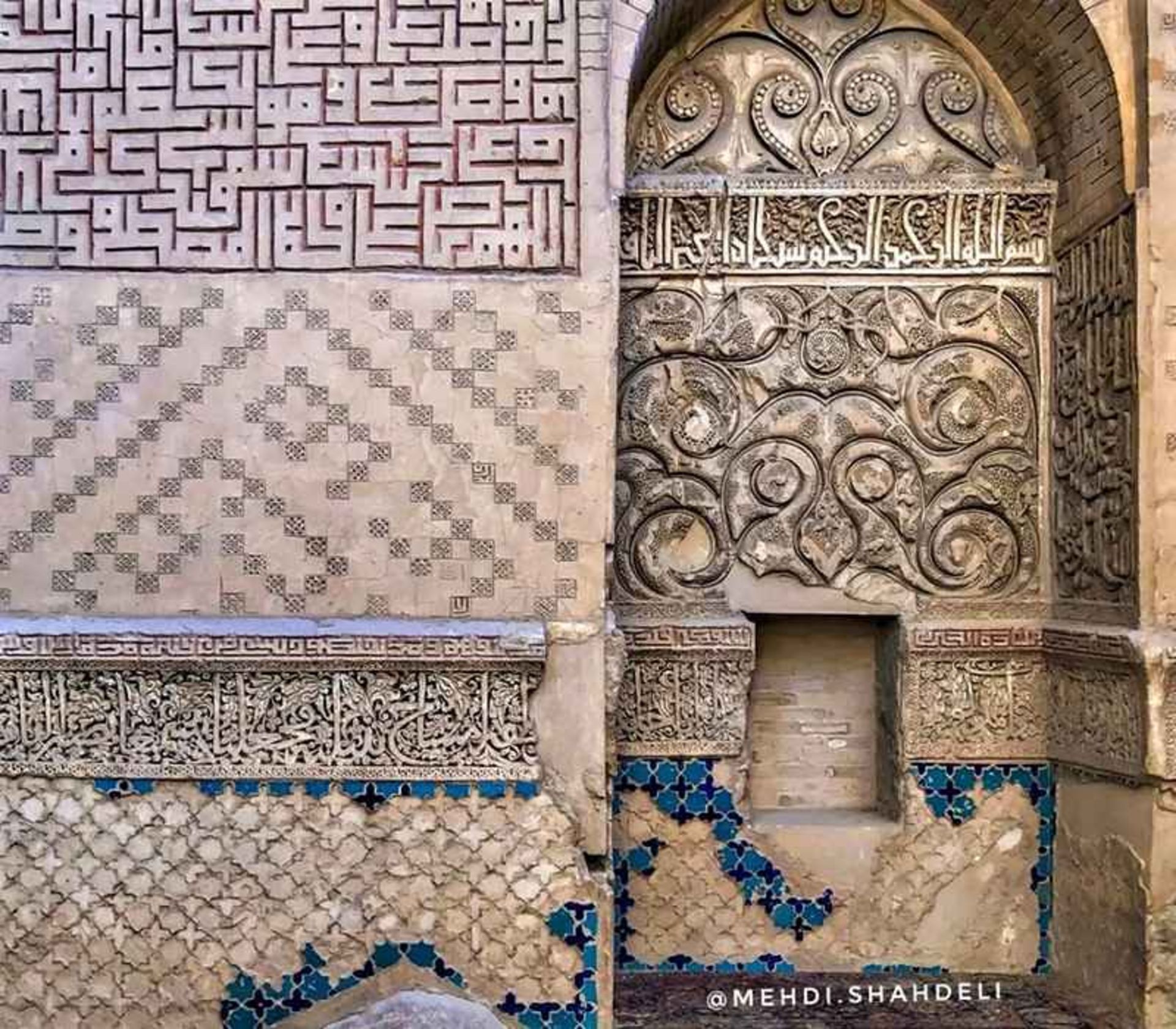 انواع تزیینات در عمارت پیربکران، منبع عکس: اینستاگرام mehdi.shahdeli@، عکاس: مهدی شاه‌دلی