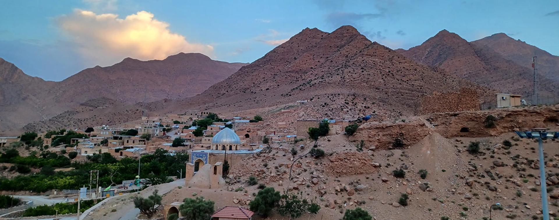 زیارتگاه پارس بانو؛ منبع عکس: گوگل مپ؛ عکاس: کیمیا ایساتیس