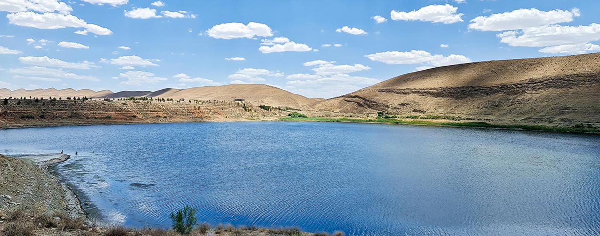 دریاچه روستای بزنگان؛ منبع عکس: گوگل مپ؛ عکاس: شاهین