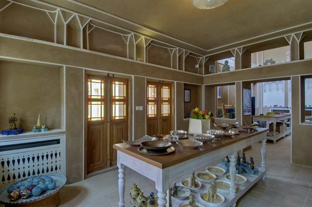 فروشگاه صنایع دستی در خانه منوچهری؛ منبع عکس: گوگل مپغ عکاس: محمدعلی