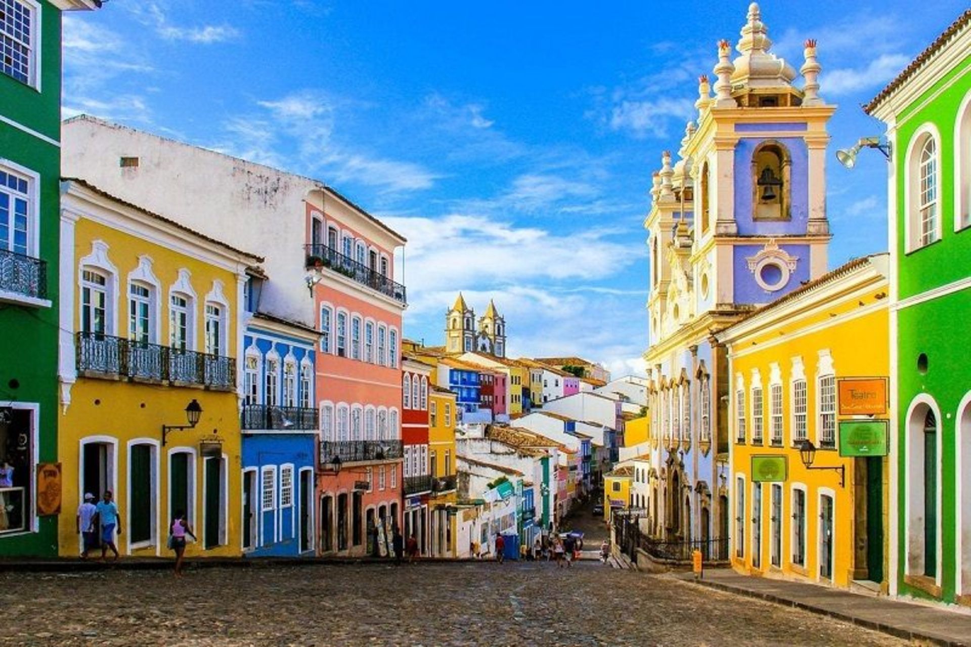 خیابان Pelourinho, Salvador, Brazil؛ منبع عکس: وب‌سایت Tripadvisor.com، عکاس: نامشخص