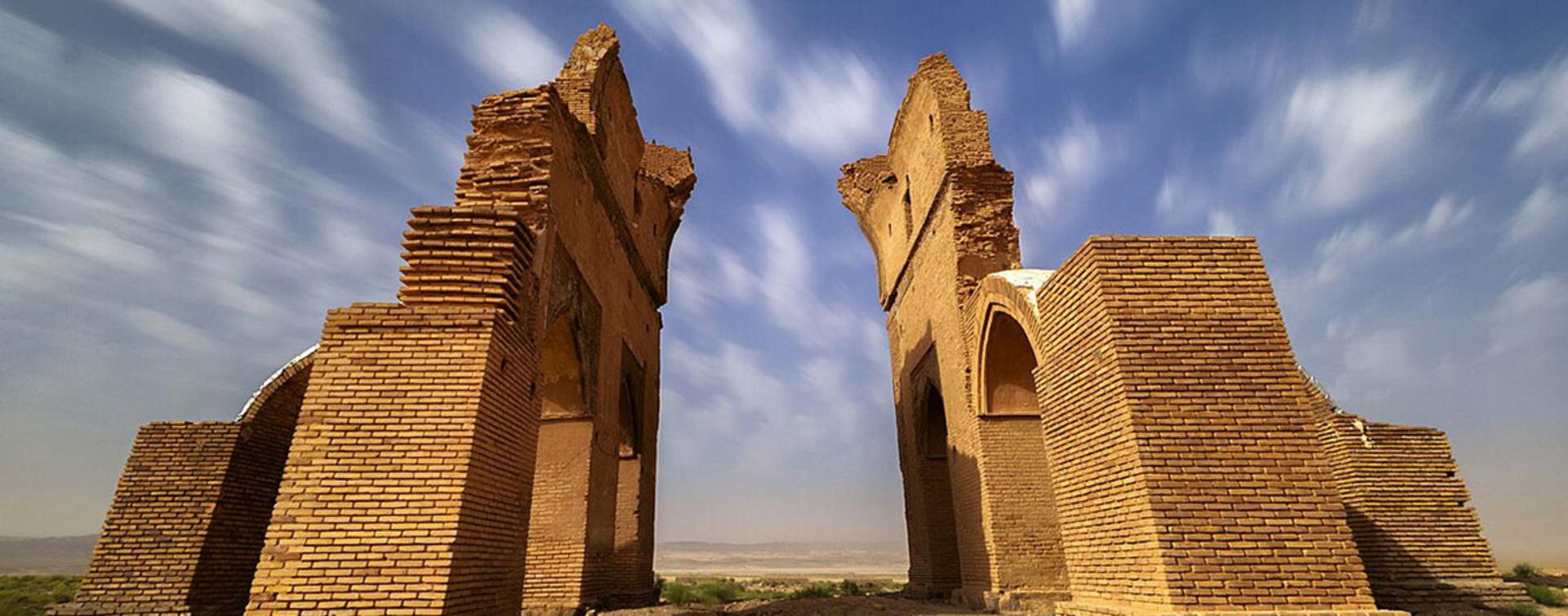 مسجد خسرو شير؛ منبع عکس: ویکی‌مدیا؛ عکاس: هادی دهقان پور