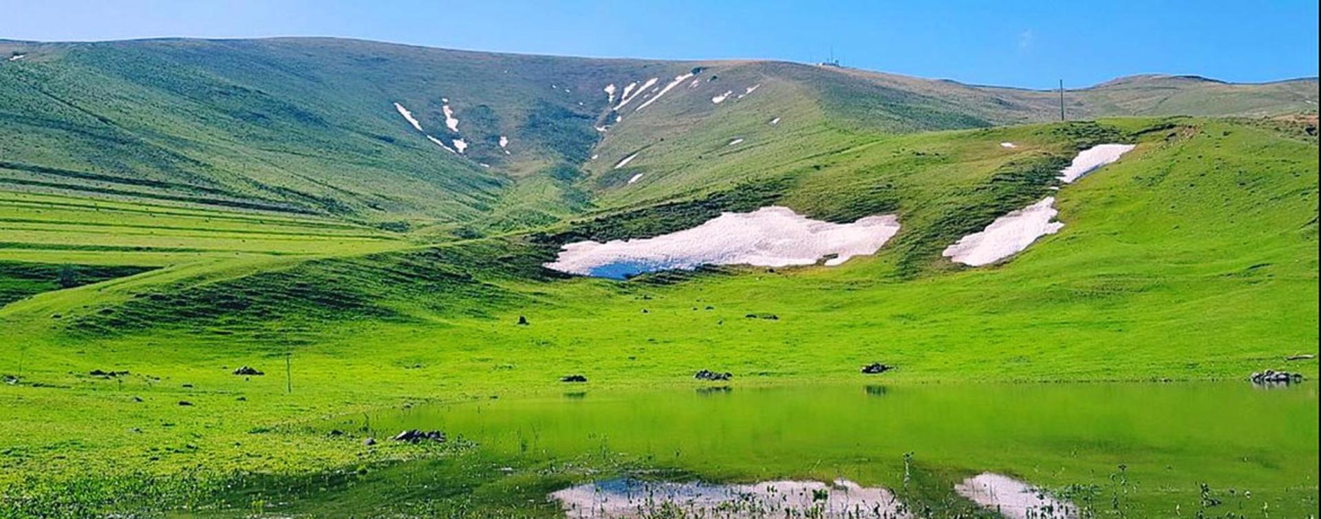 طبیعت روستای خال کندی؛ منبع عکس: ویکی‌مدیا؛ عکاس: Mirisa56