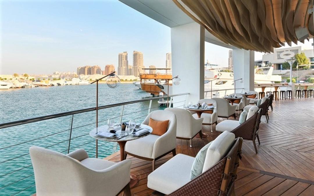 تراس رستوران بی لانژ دوحه، منبع عکس: timeoutdoha.com، عکاس: نامشخص