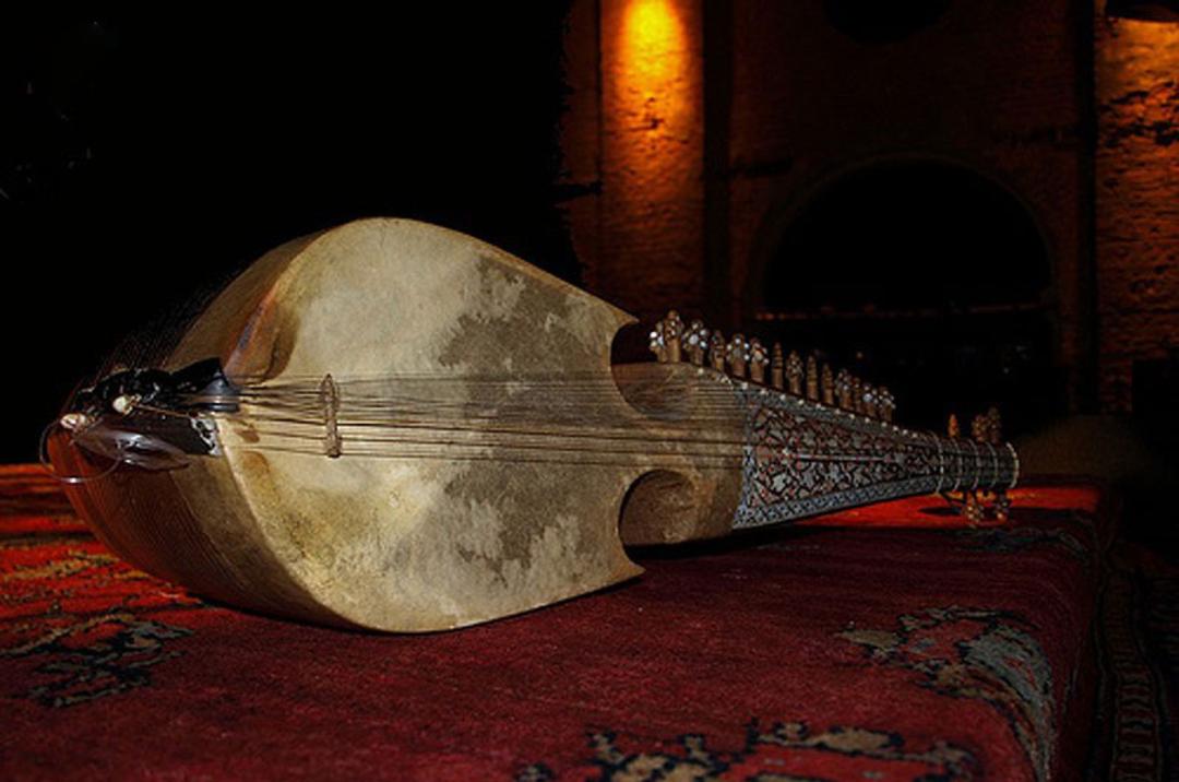 ساز رباب؛ منبع عکس: وب‌سایت academy-music.ir؛ عکاس: نامشخص