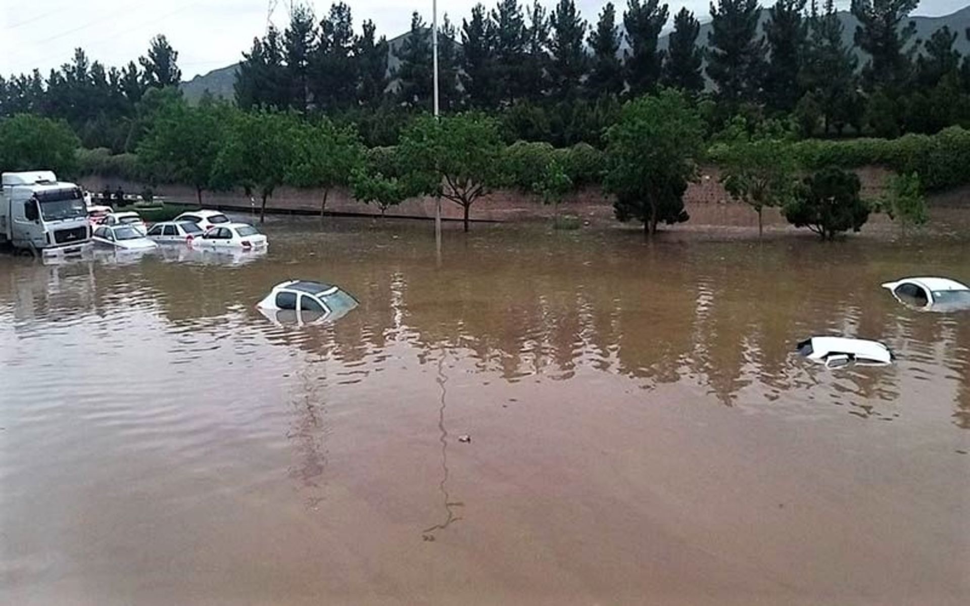 خودروها در سیل مشهد