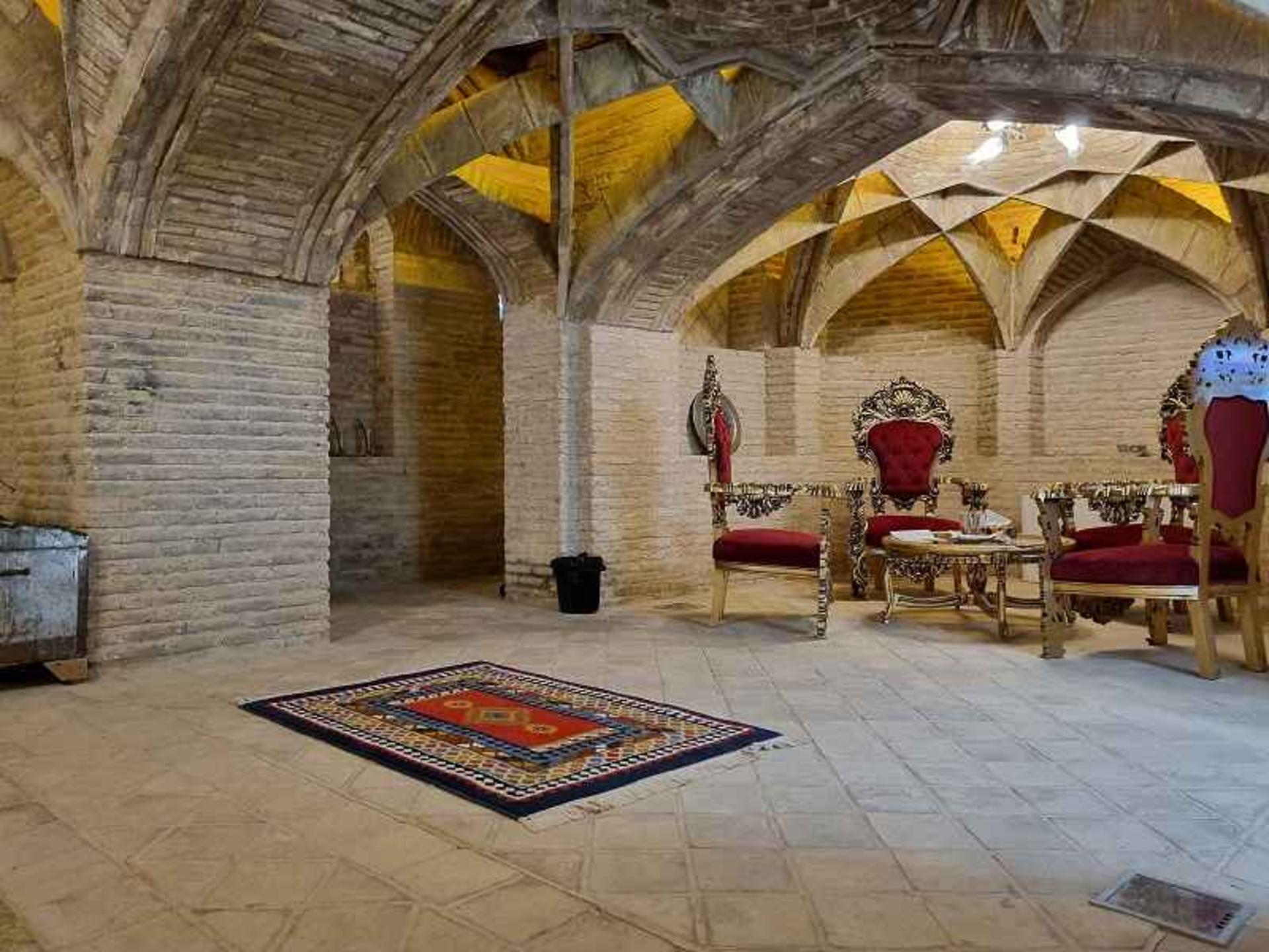 کاربندی باز در سقف حوضخانه کاخ سرهنگ؛ منبع عکس: گوگل مپ؛ عکاس: محسن منصوری