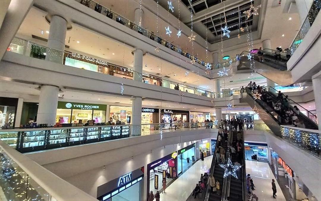 فضای داخلی مرکز خرید ای وی ام وان،‌ منبع عکس: گوگل مپ، عکاس: میلاد رفتاری