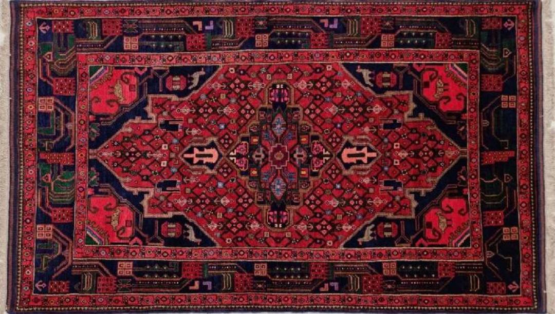 فرش دستبافت کردستان؛ منبع عکس: وب سایت Parseh-carpet.com. عکاس: نامشخص