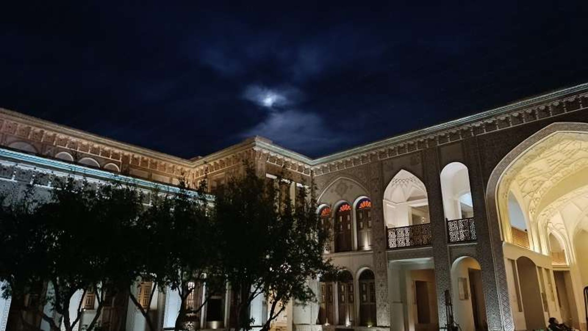 سرای عامری ها کاشان؛ منبع عکس: گوگل مپ؛ عکاس: فرزاد بازیاری