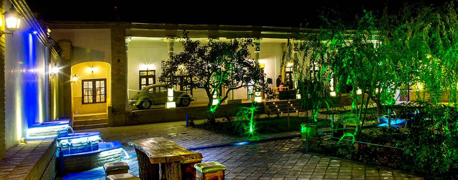 عمارت و باغ امیر؛ منبع عکس: ویکی‌مدیا؛ عکاس: رضا سبحانی