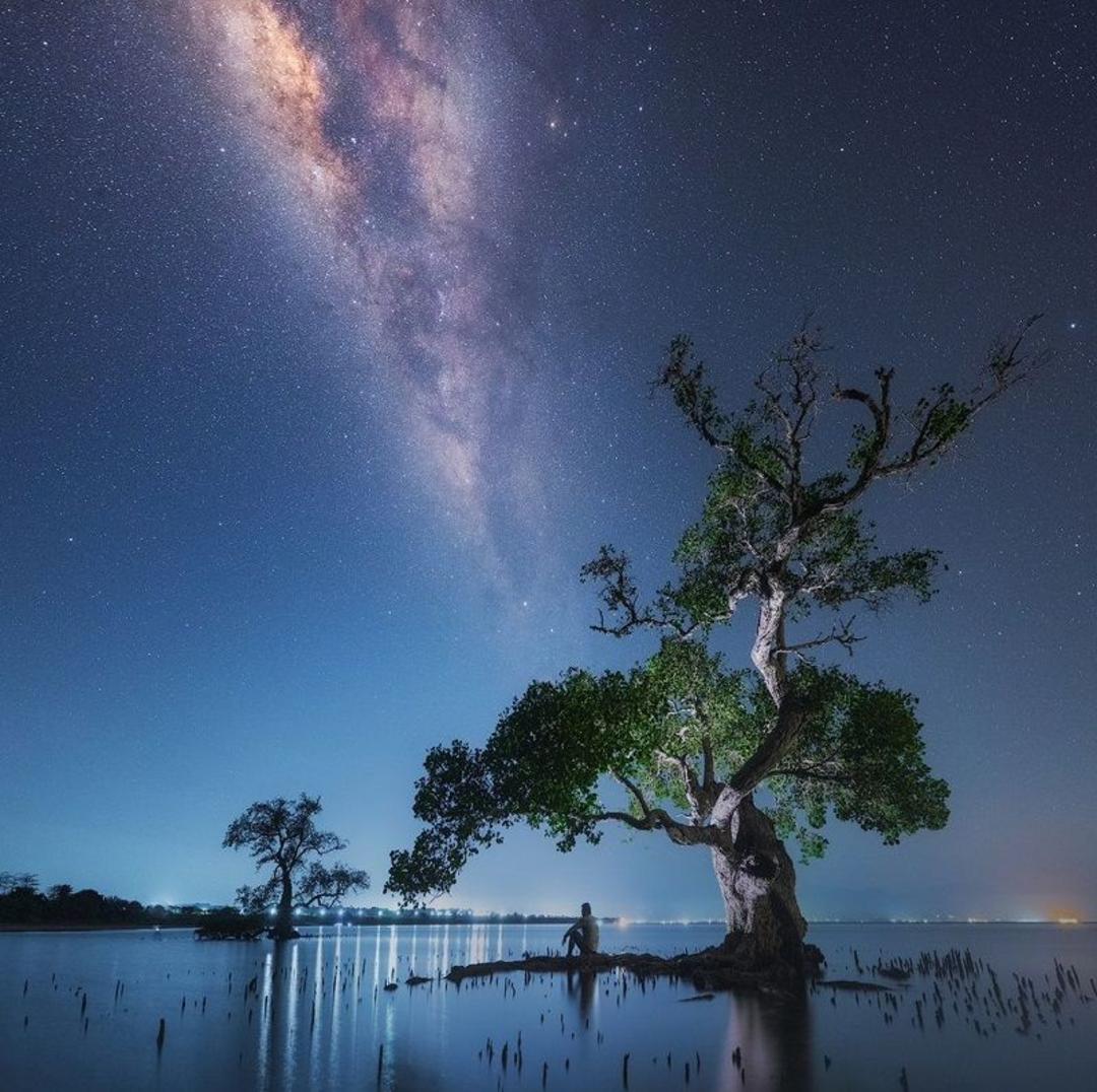 جزیره سامباوا اندونزی در شب؛ منبع عکس: صفحه اینستاگرام Danielkordan. عکاس: Danielkordan