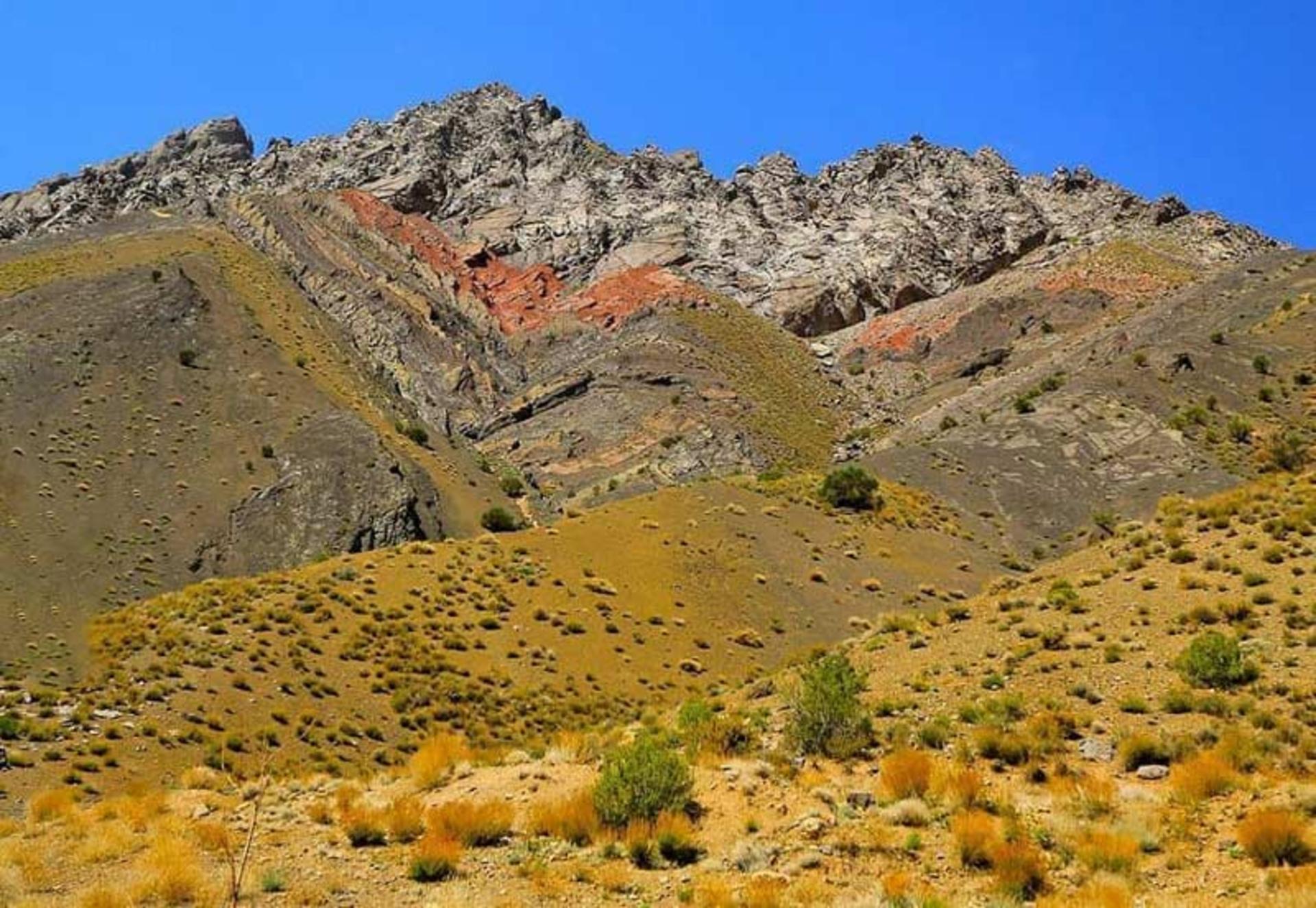 تپه ها و کوه های دره شنگستان کوهپایه کرمان، منبع عکس: صفحه اینستاگرام miras_bashi، عکاس: نامشخص