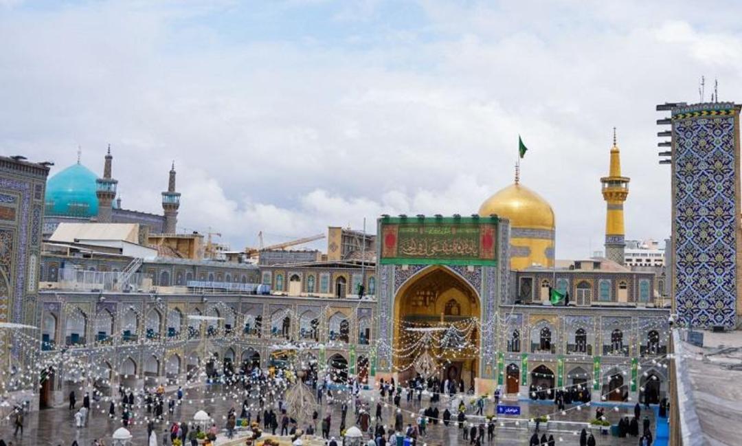 نمای بالا از حرم امام رضا مشهد؛ منبع عکس: گوگل مپ. عکاس: Abou Saleh
