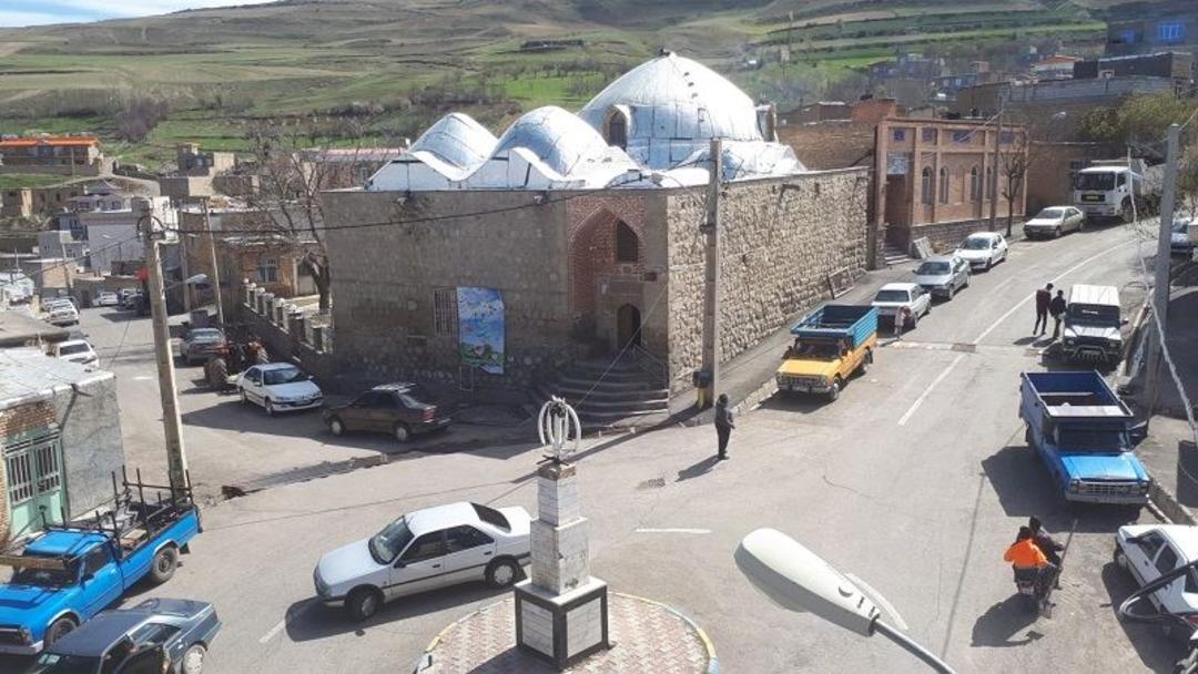 مسجد جامع خاروانا شهرستان ورزقان؛ منبع عکس: گوگل مپ؛ عکاس: alex shahi
