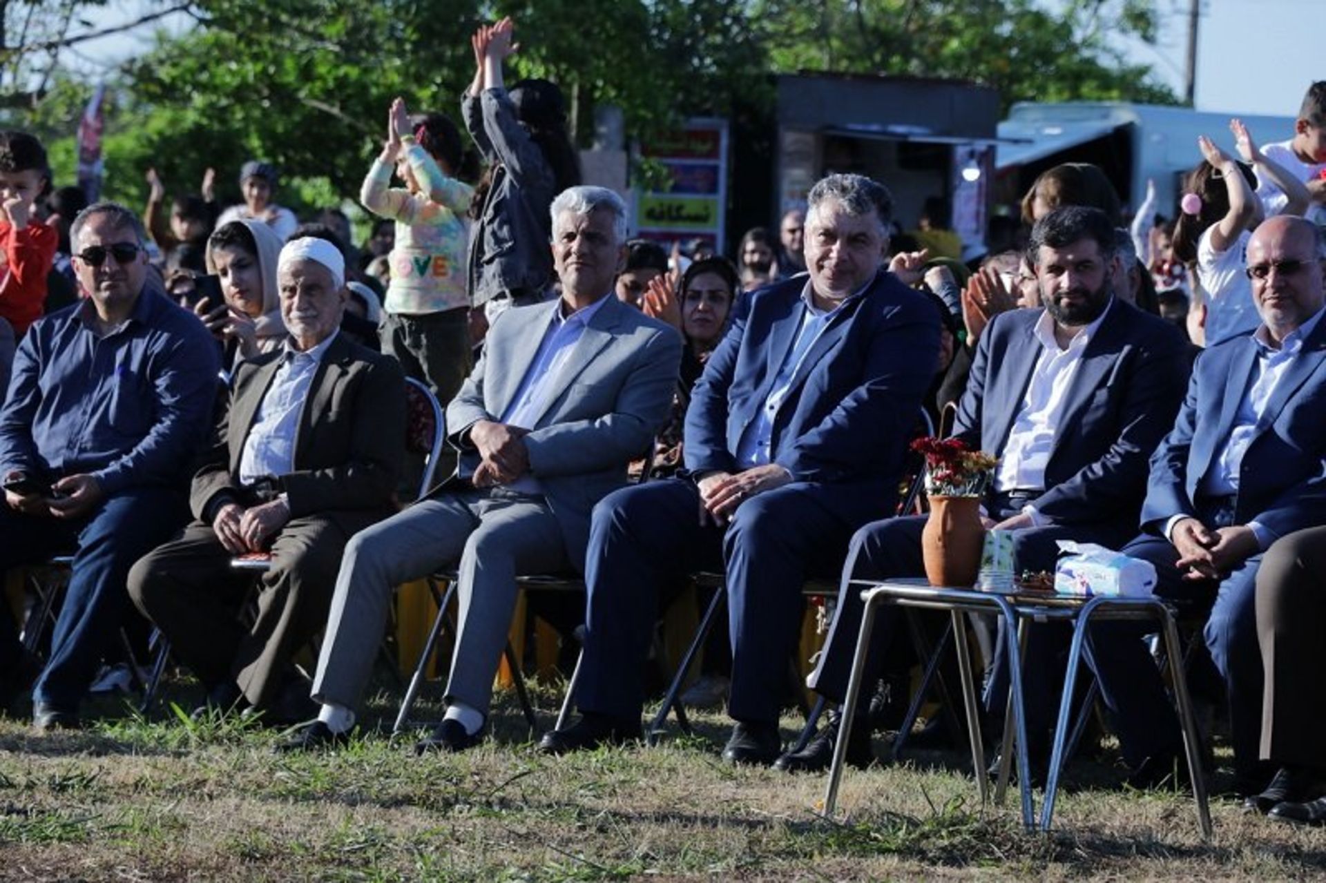 مسئولین برگزاری جشنواره ملی بهار نارنج سال ۱۴۰۳ لنگرود؛ منبع عکس: وب سایت Chtn.ir. عکاس: نامشخص