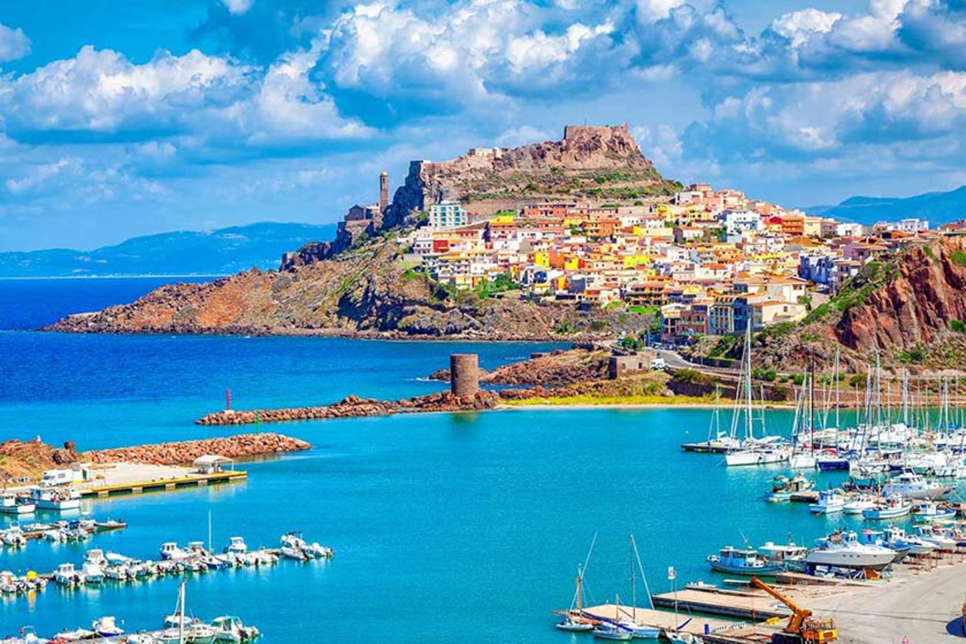 جزیره ساردنیا در ایتالیا؛ منبع عکس: Islands؛ عکاس: نامشخص 