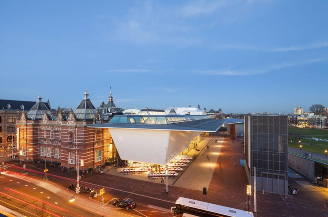 موزه اشتدلیک آمستردام؛ منبع عکس: ArchDaily، عکاس: نامشخص