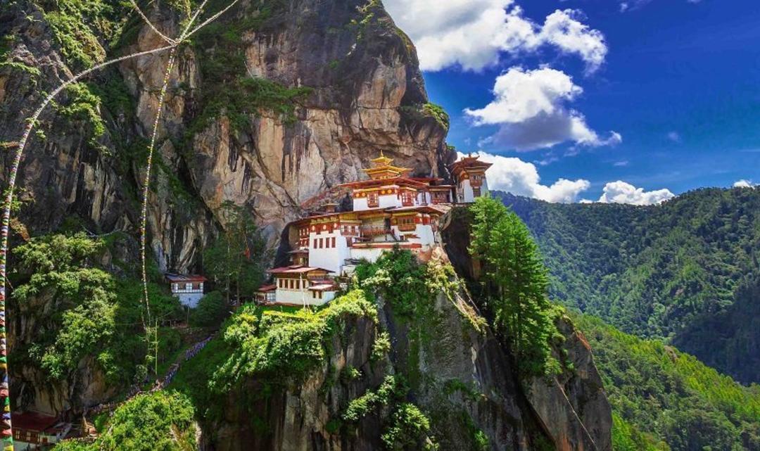 معبد تاکسانگ دیزانگ؛ منبع عکس: وب سایت bhutanpeacefultour.com. عکاس: نامشخص