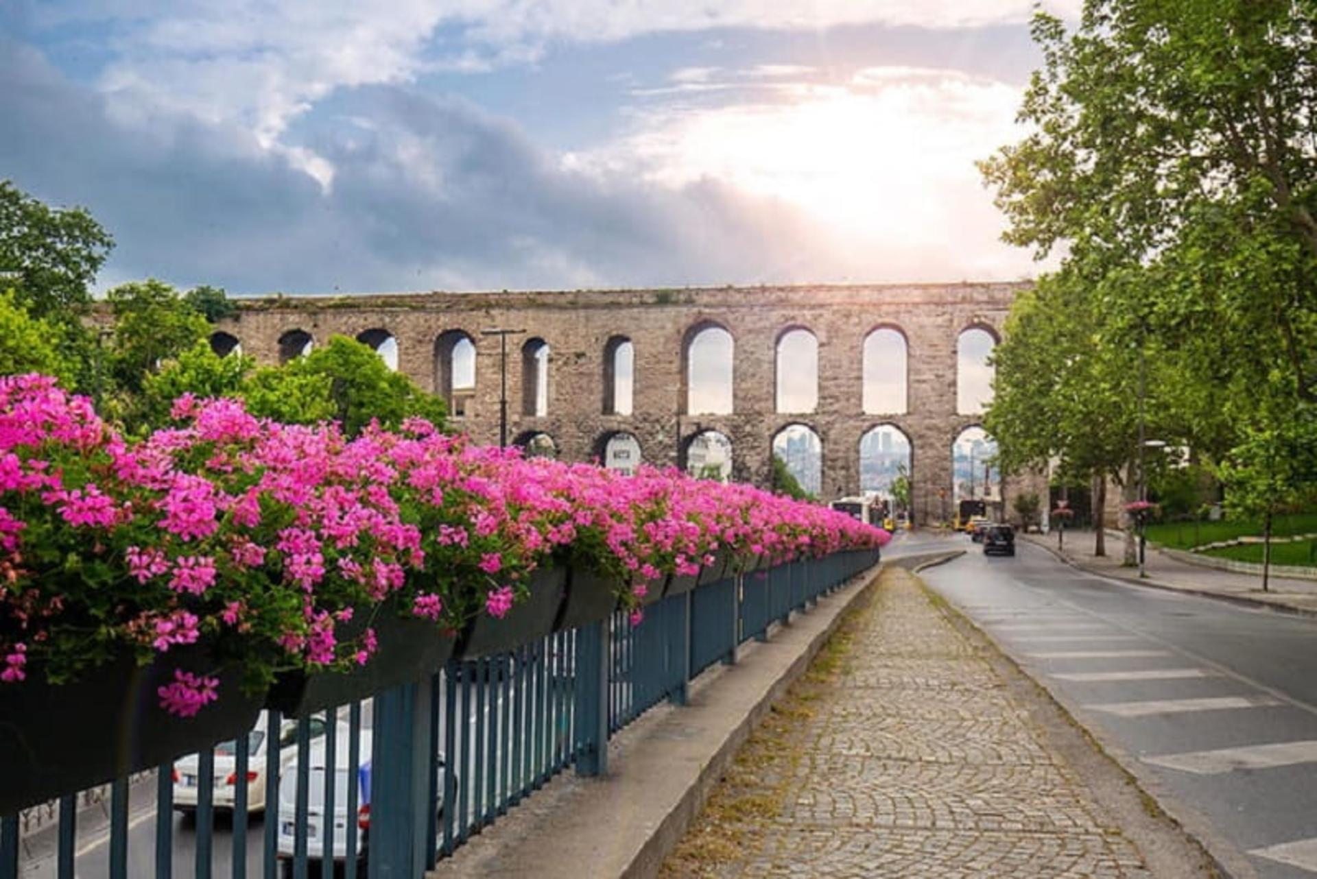قنات والنس در محله آکسارای، منبع:urbstravel.com، عکاس: نامشخص