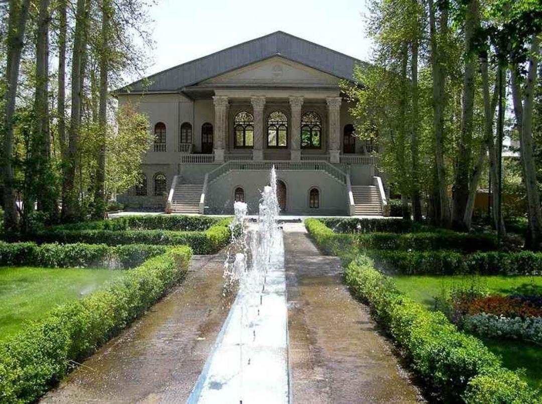 باغ فردوس در بهار