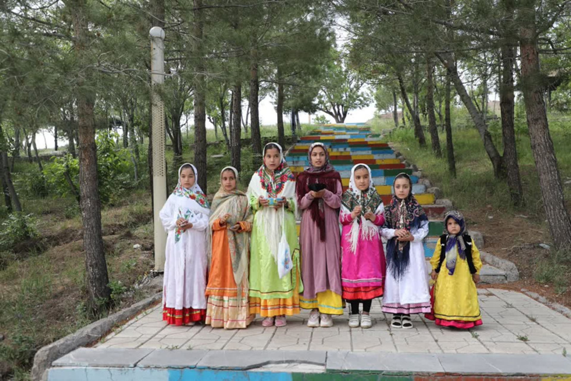 دختران در جشنواره چومچه خاتون