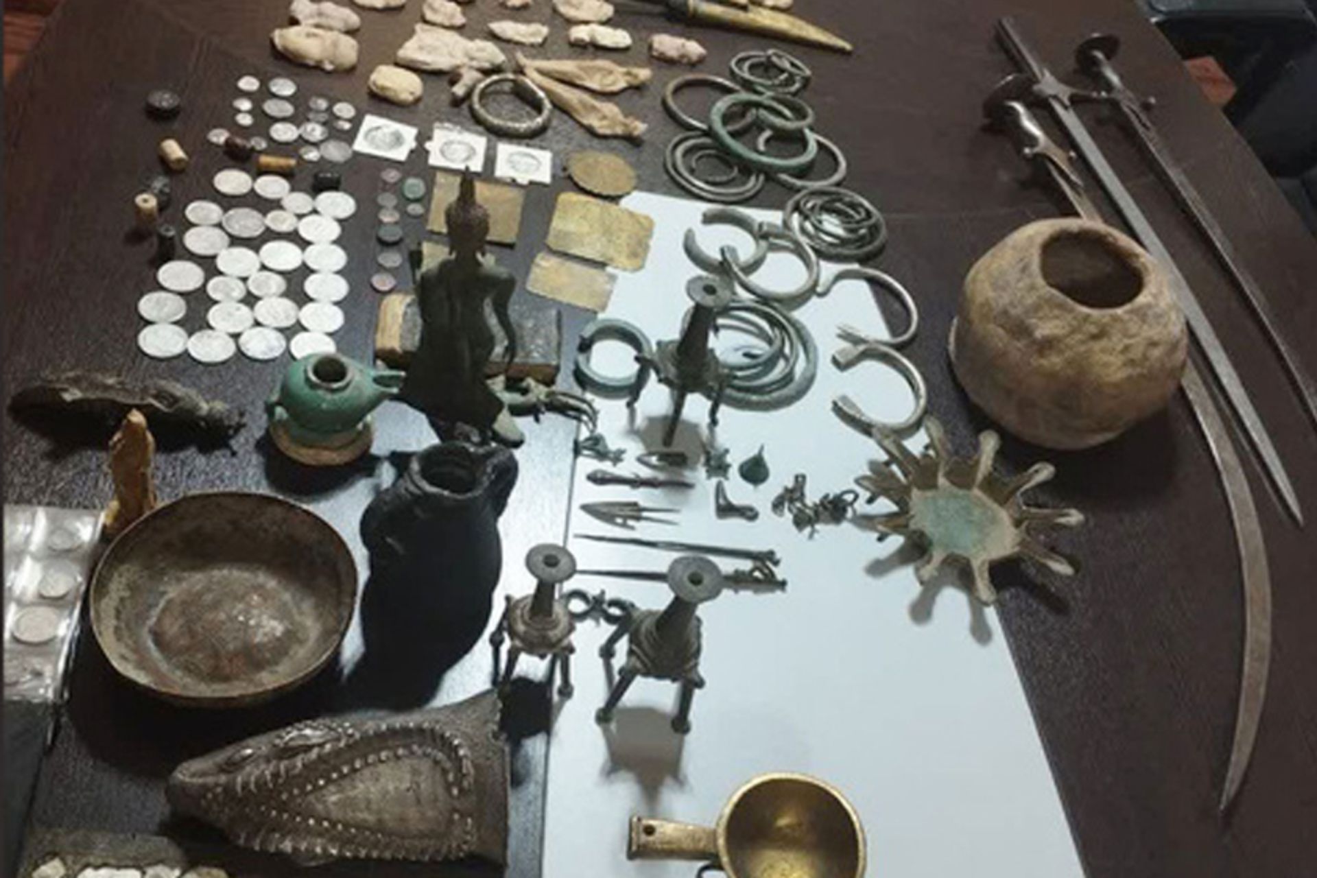 کشف آثار تاریخی