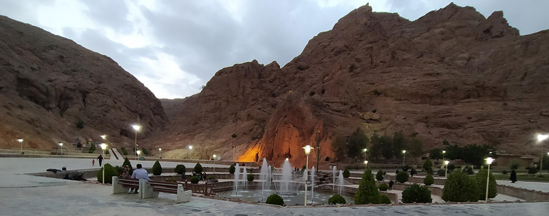 چشمه لادر؛ منبع عکس: گوگل مپ؛ عکاس: علی زمانی