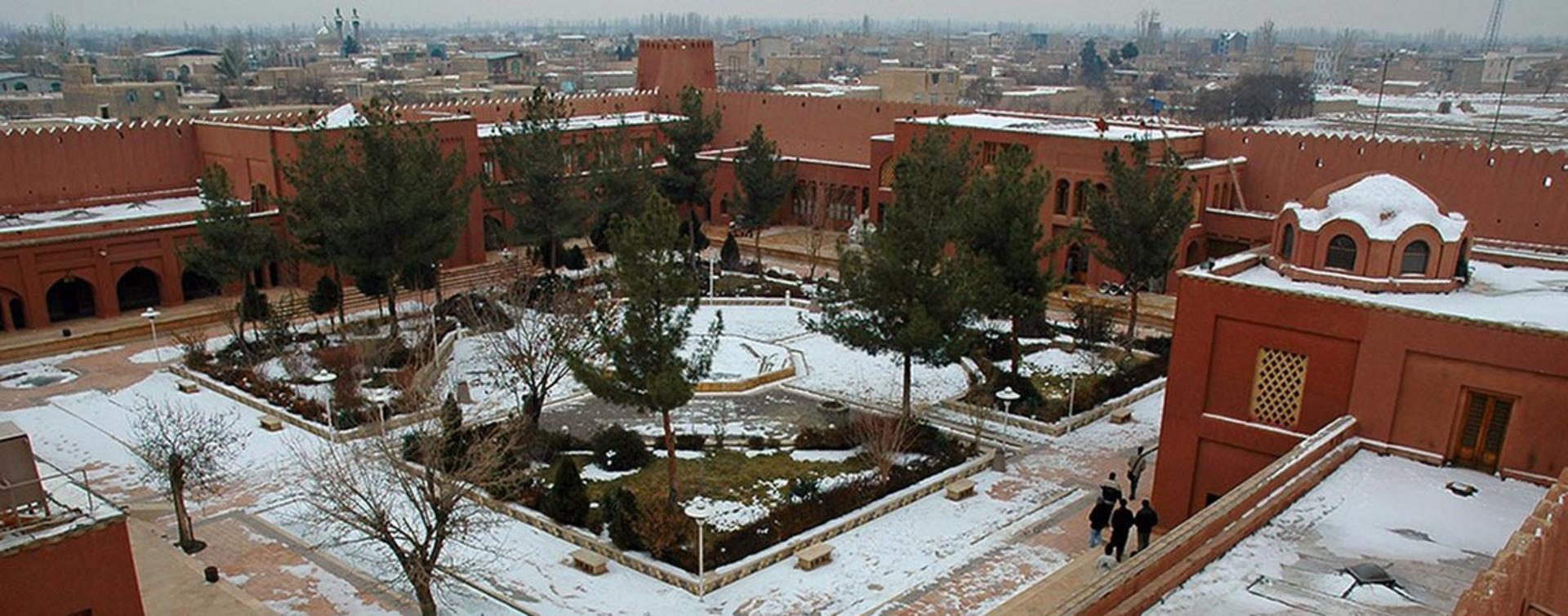 ارگ تاریخی گوگد؛ منبع عکس: ویکی‌بین؛ عکاس: نامشخص