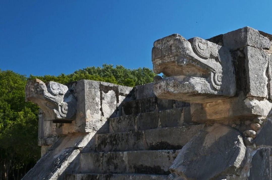 مجسمه‌ها پلکان ال‌کاستیلو، منبع:whc.unesco، عکاس:  Michael Laudij