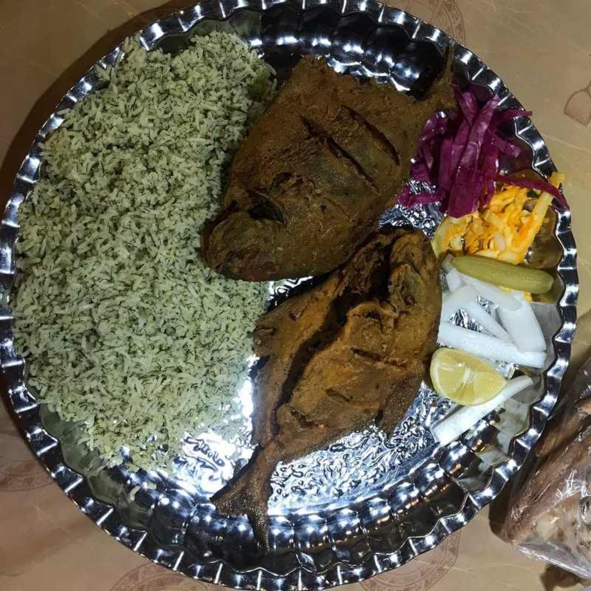 غذای دریایی رستوران بلوچ چابهار؛ منبع عکس: گوگل مپ؛ عکاس: مجید صادقیان