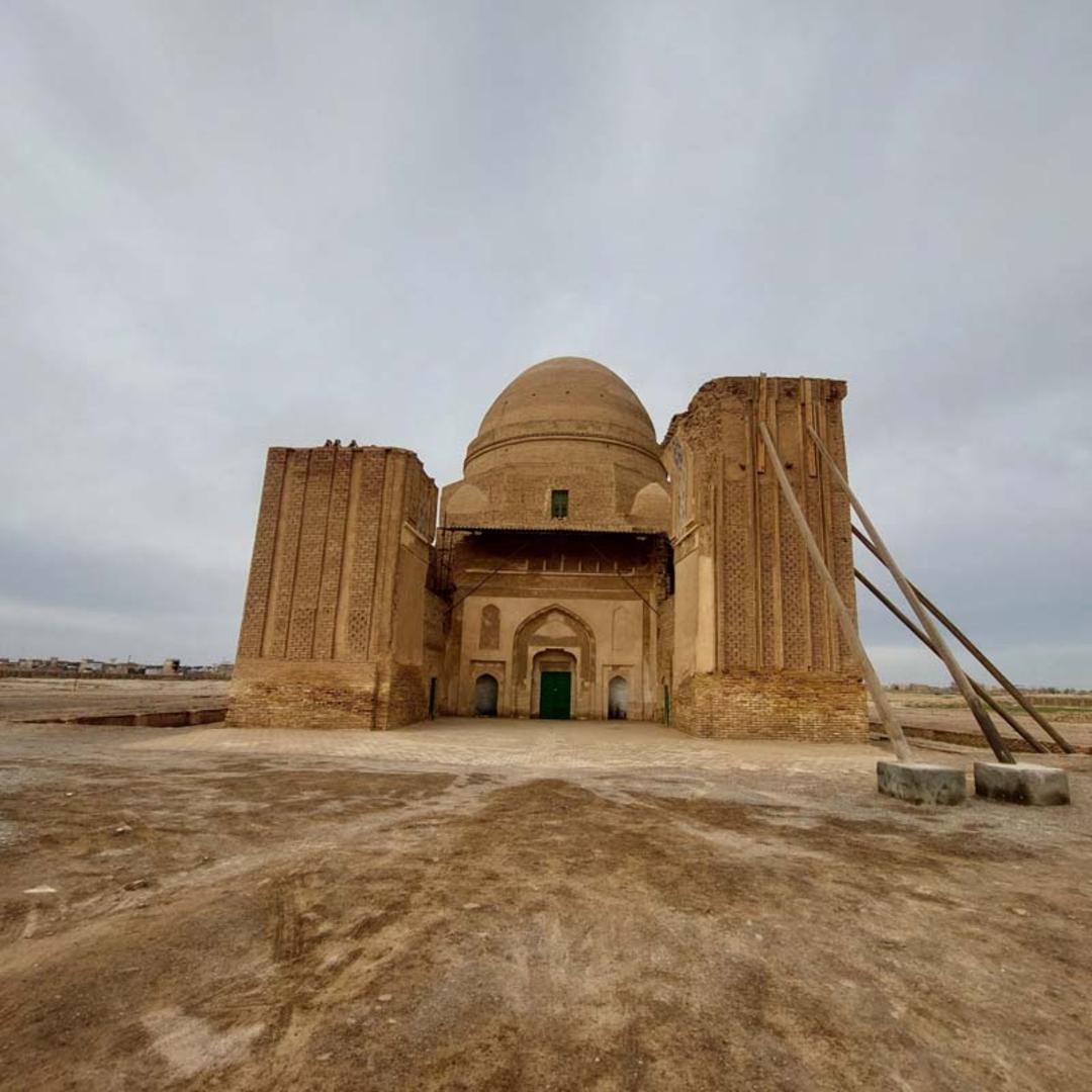 تعمیر دیواره آرامگاه بابا لقمان؛ منبع عکس: گوگل مپ؛ نام عکاس: Msadegh Sansari