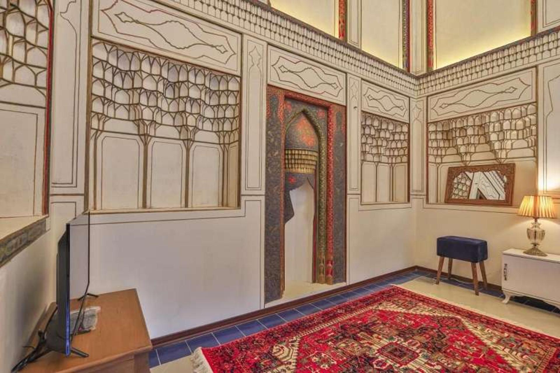 تالار جنوب اتاق وی آی پی کاخ سرهنگ؛ منبع عکس: وب سایت جاباما؛ عکاس: نامشخص