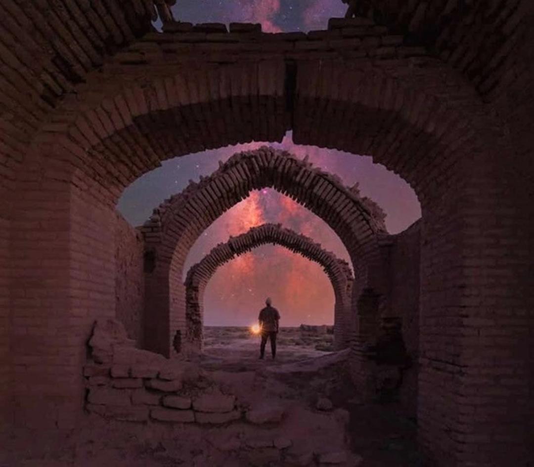 سازه‌ای تاریخی در شب‌های خاورمیانه، منبع عکس: benjaminbarakat.com، عکاس: Benjamin Barakat