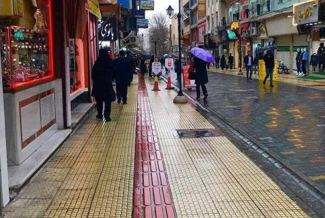 بازار خیابان خیام جنوبی ارومیه؛ منبع عکس: وب سایت Touristsho.com. عکاس: نامشخص