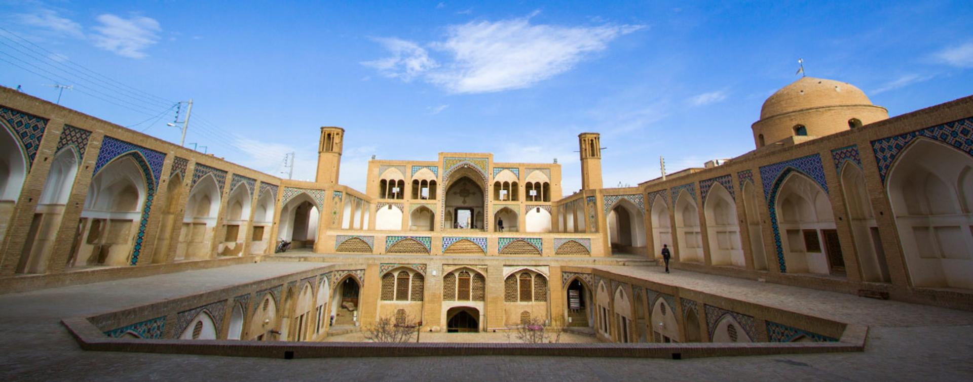 مسجد آقابزرگ؛ منبع عکس: Unsplash؛ عکاس: مصطفی معراجی