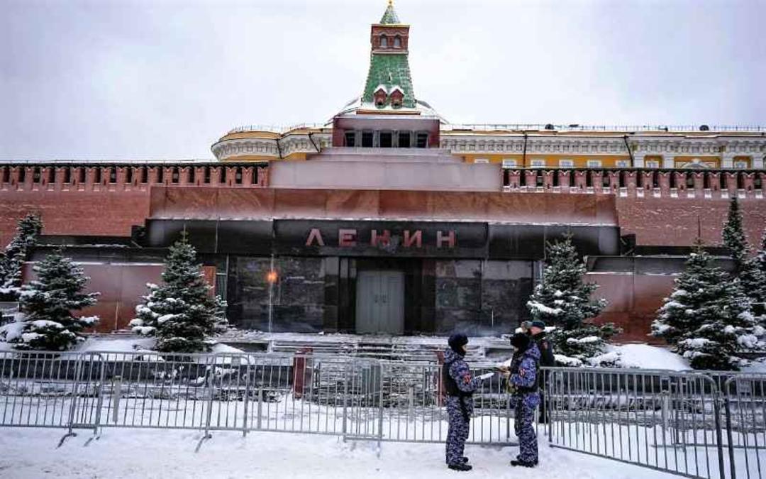 مقبره لنین در زمستان، منبع عکس: scmp.com، عکاس: نامشخص