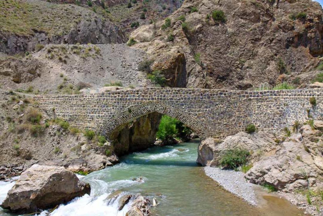 پل ولاشد بلده بر رودخانه نور، منبع عکس: ایرنا، عکاس: نامشخص