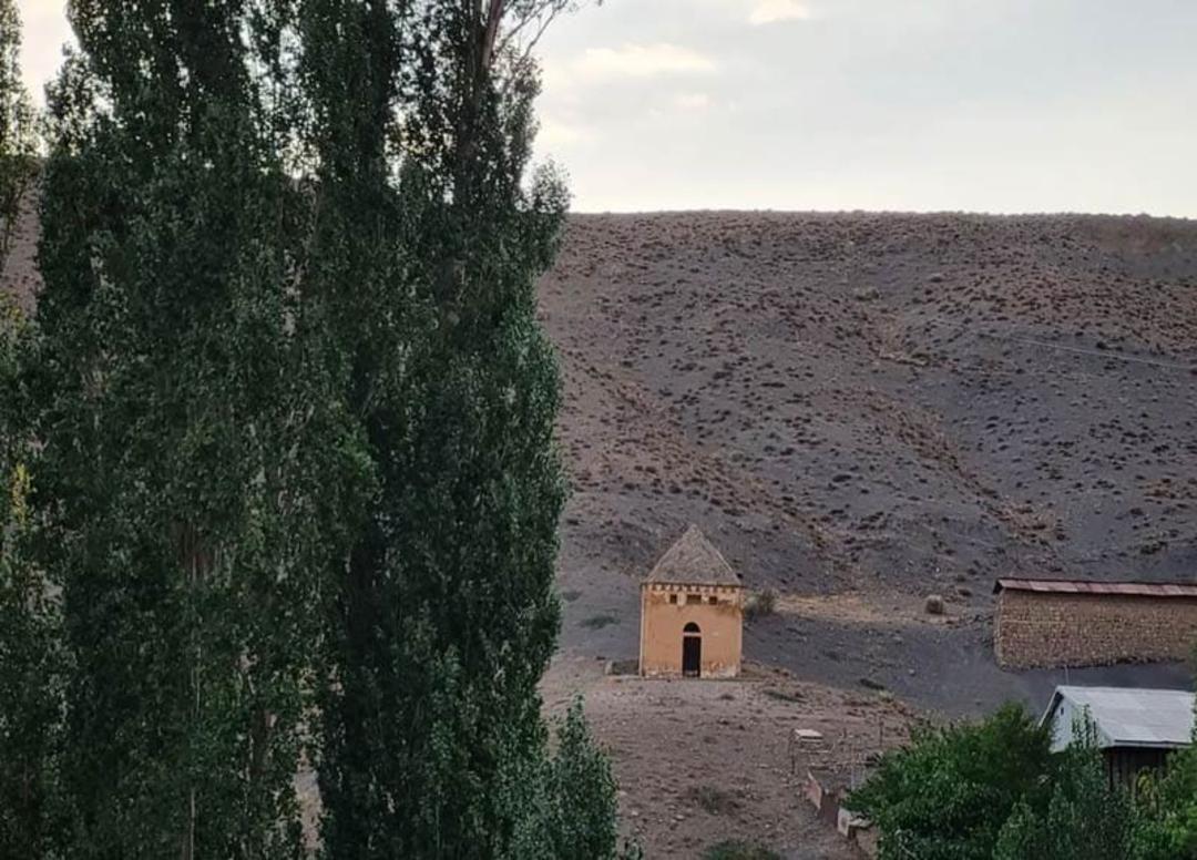 گنبد کیاداوود در کوهستان یوش بلده، منبع عکس: صفحه اینستاگرام baladeh_sepidkook، عکاس: نامشخص