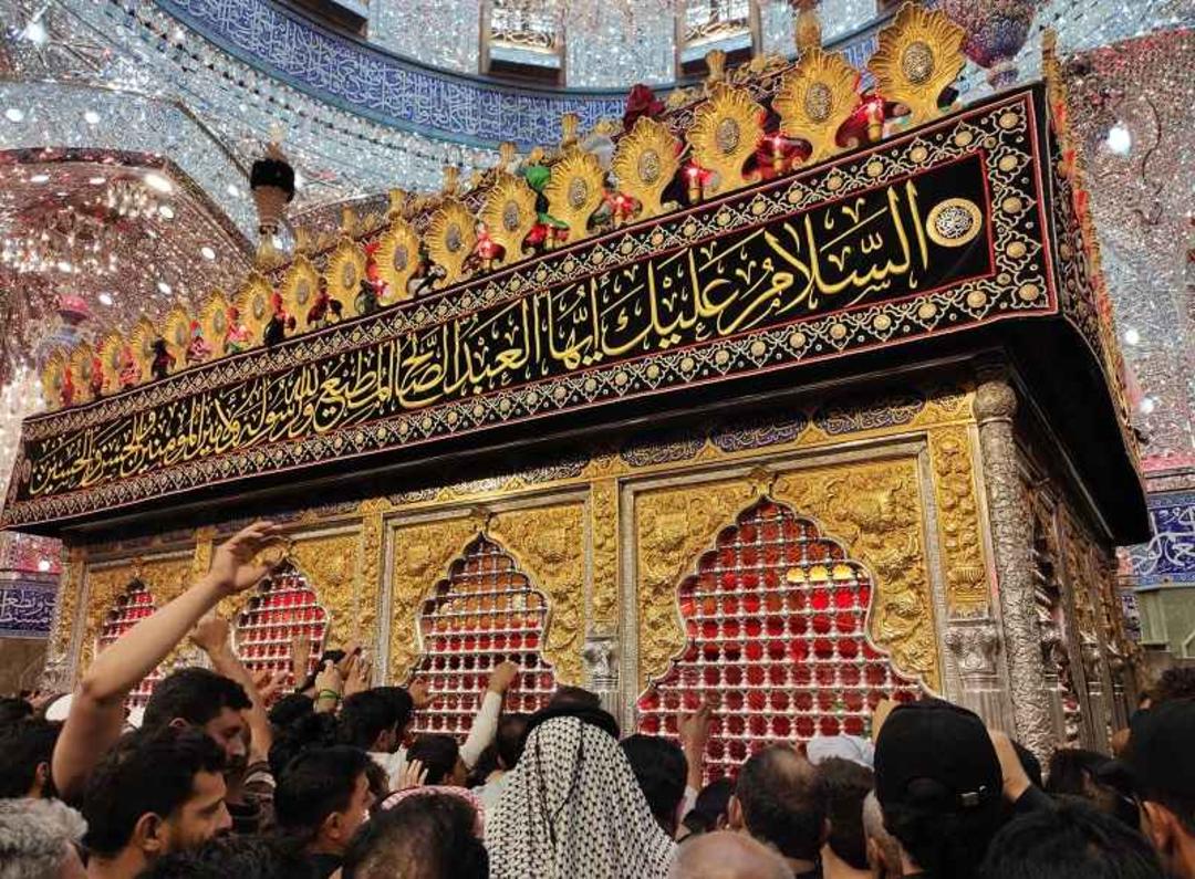 ضریح حضرت ابوالفضل (ع)؛ منبع عکس: گوگل مپ؛ عکاس: Reality 