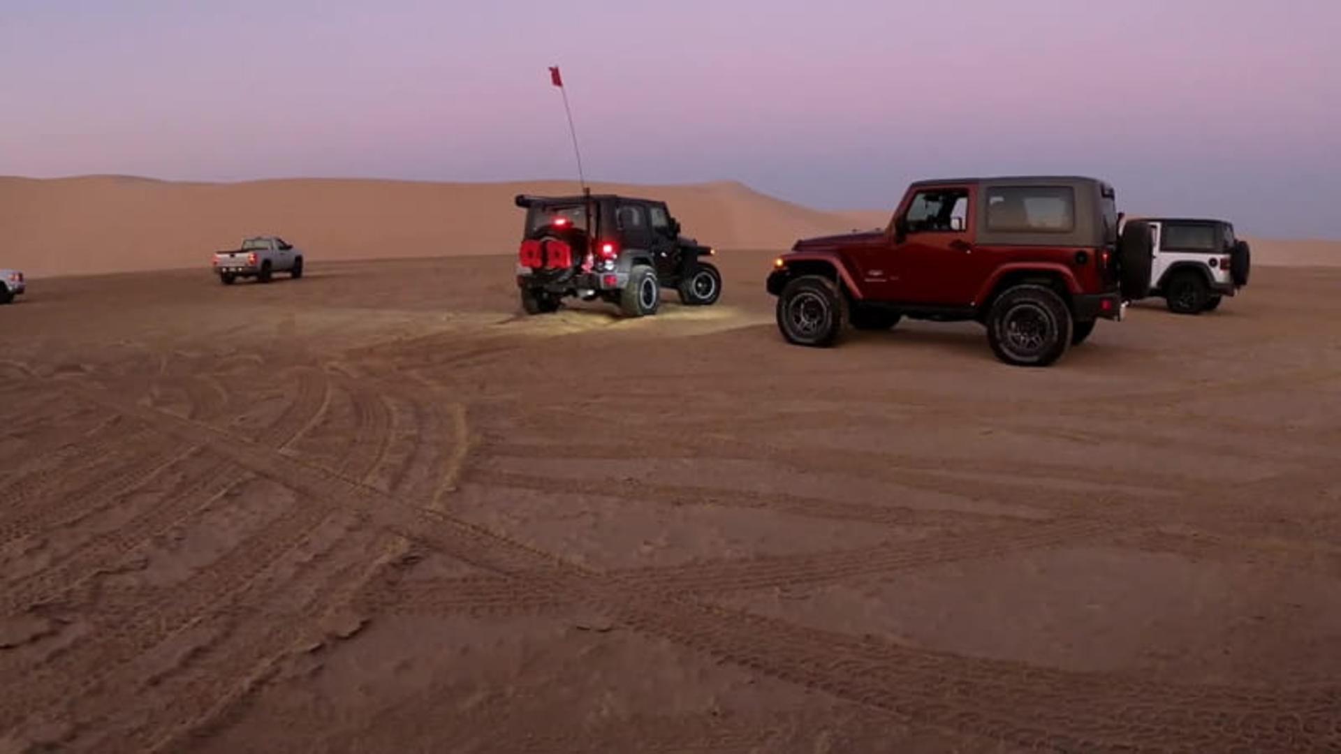 ماشین های آفرود در صحرا، منبع عکس: ویکی مدیا، عکاس: pro Jeepers Team
