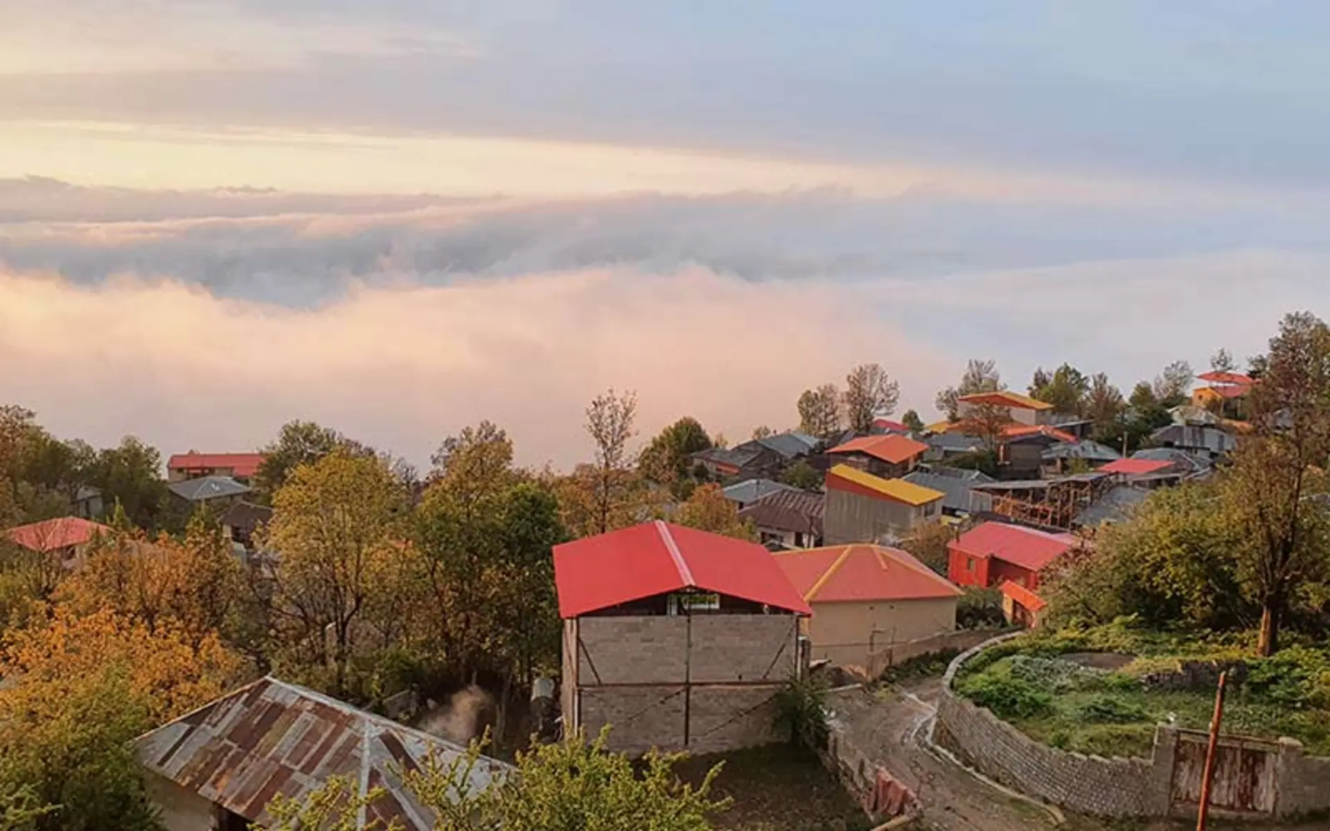 خانه های روستای فیلبند در ارتفاعات مازندران