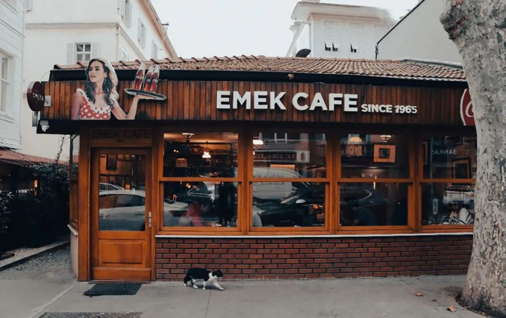 کافه امک در ینی کوی، منبع: اینستاگرام yenikoyemekcafe، عکاس: نامشخص