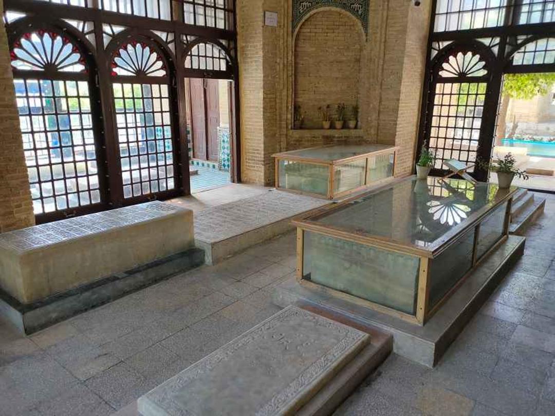 قبر حافظ در حافظیه. منبع عکس: گوگل مپ. عکاس: David Dancey