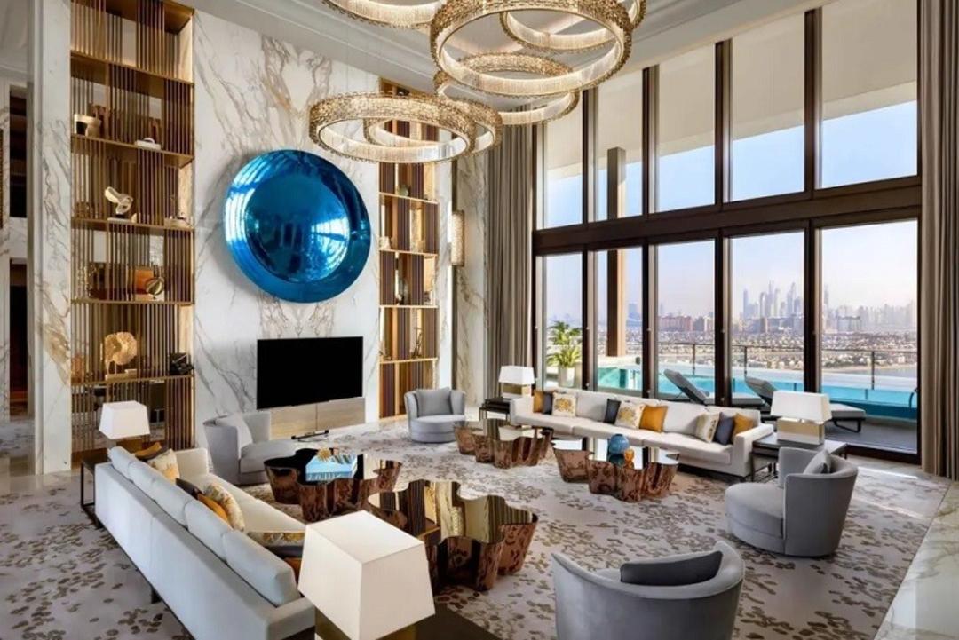 سالن یکی از سوییت های هتل آتلانتیس رویال دبی؛ منبع عکس: وب سایت Atlantis.com. عکاس: نامشخص