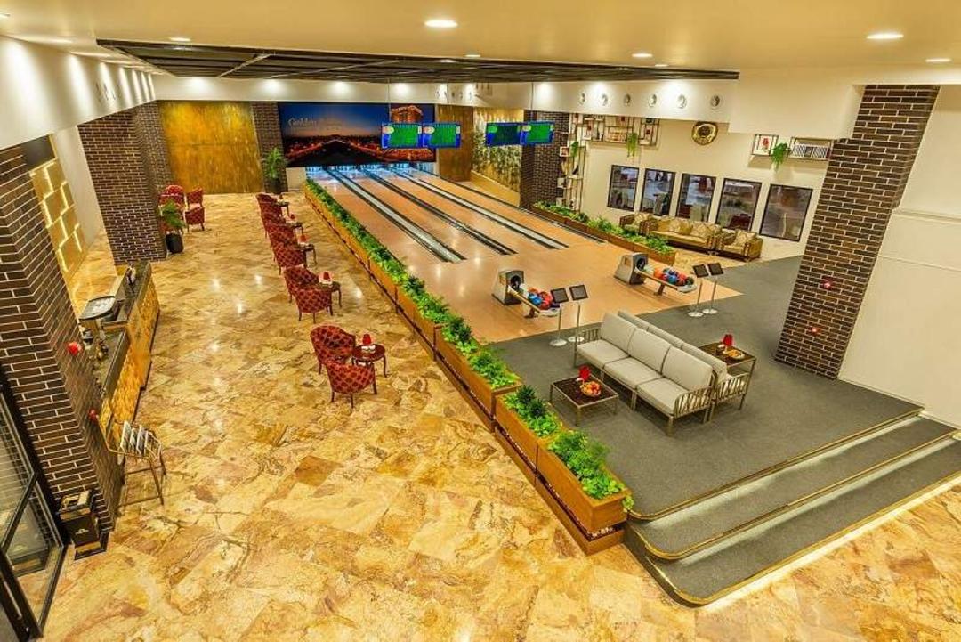 سالن بولینگ هتل گلدن پالاس مشهد؛ منبع عکس: وب سایت Goldenpalacehotel.com. عکاس: نامشخص