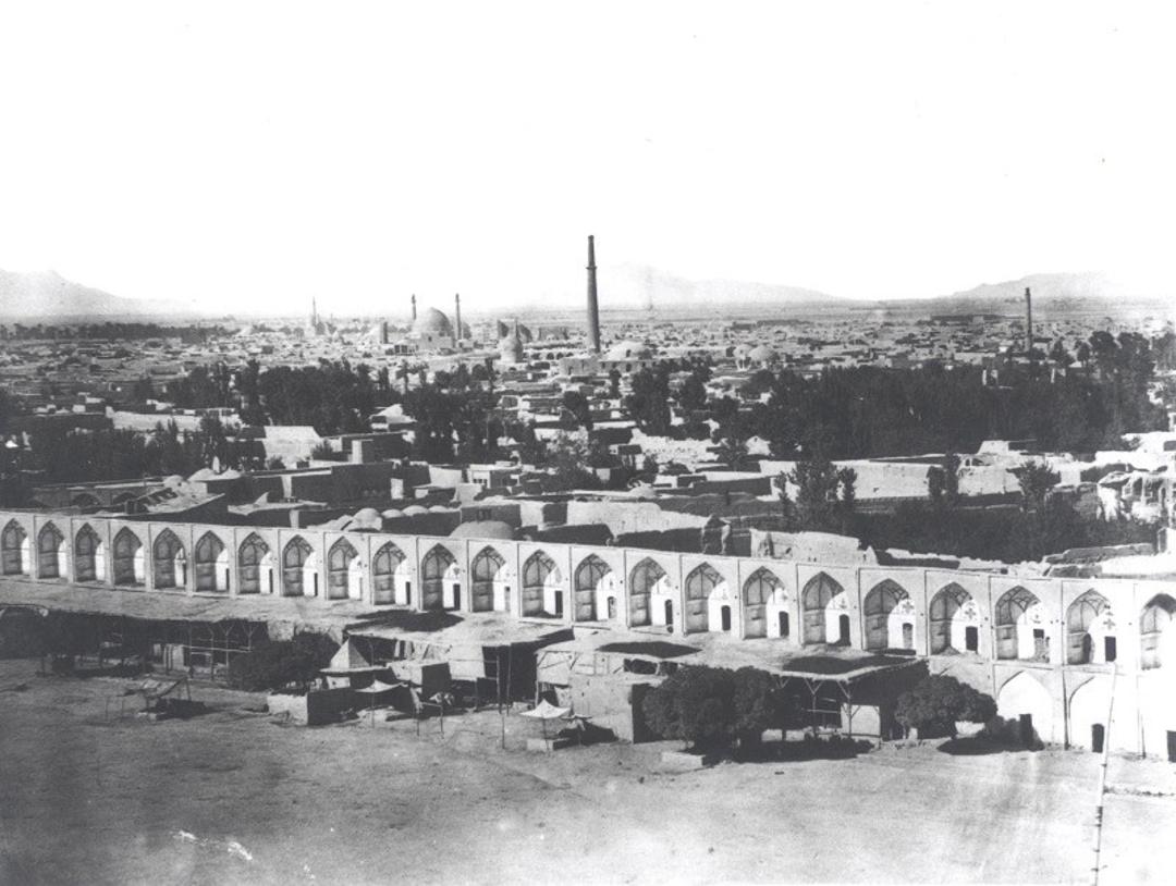 تصویر سی و سه پل اصفهان در عکس آلبوم خانه کاخ گلستان؛ منبع عکس: آلبوم خانه کاخ گلستان. عکاس: نامشخص